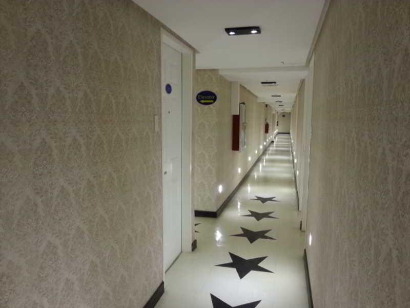 ไอค่อน โฮเต็ล มากาปากัล Hotel มะนิลา ภายนอก รูปภาพ