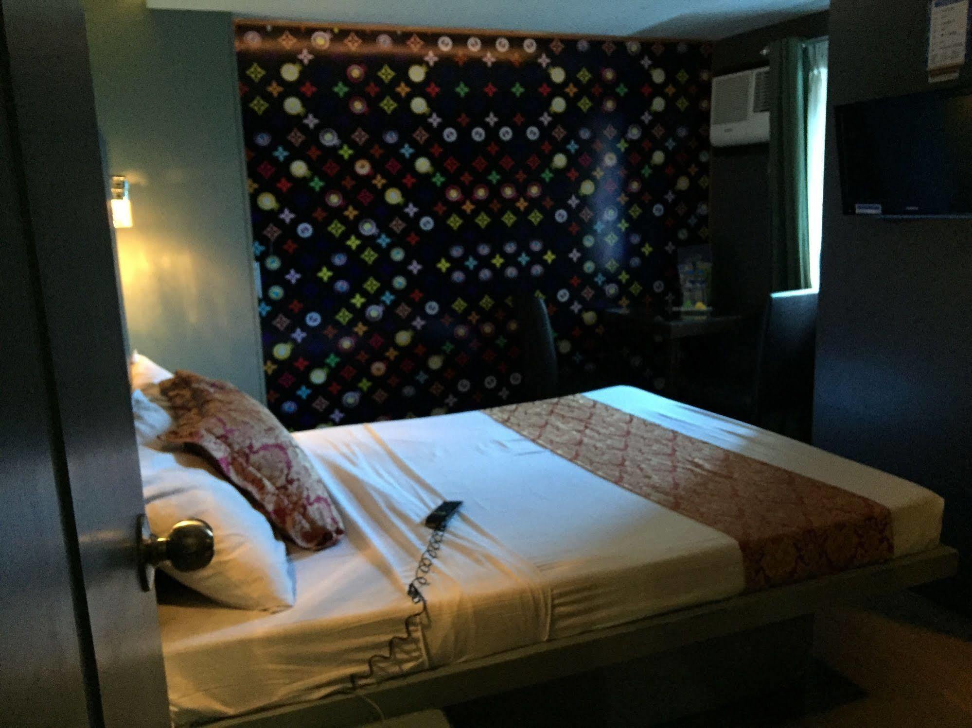 ไอค่อน โฮเต็ล มากาปากัล Hotel มะนิลา ภายนอก รูปภาพ